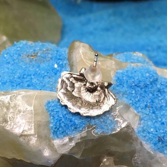 Clamshell Earrings ( Green ) - Picture 6 of 8